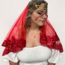 Alternative view of Julia Niepert